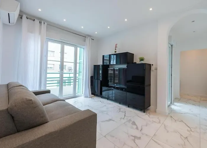 Louis Gallet Centre Juan Les Pins 50m Des Plages * Antibes
