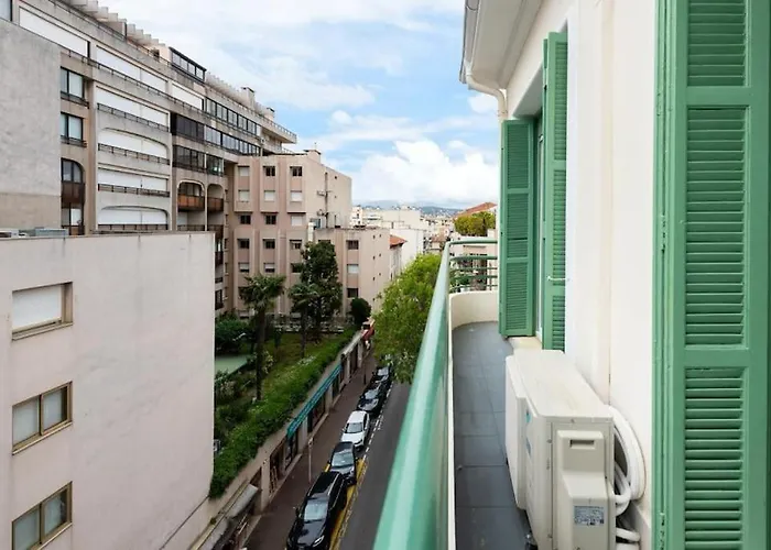 Apartment Louis Gallet Centre Juan Les Pins 50m Des Plages